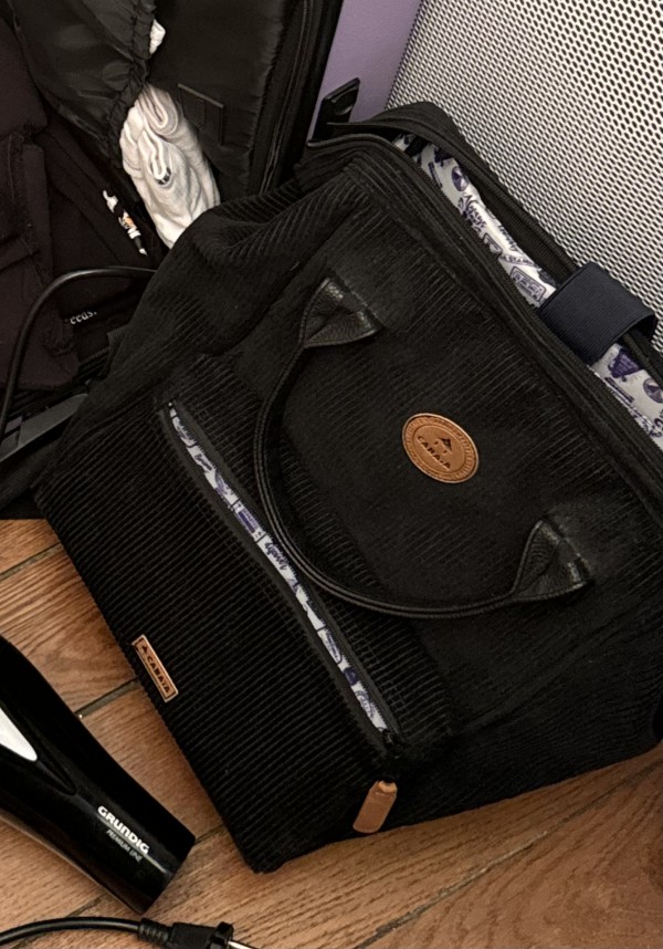 Perdu : Sac à dos Cabaia noir en velour, train Paris-Boulogne