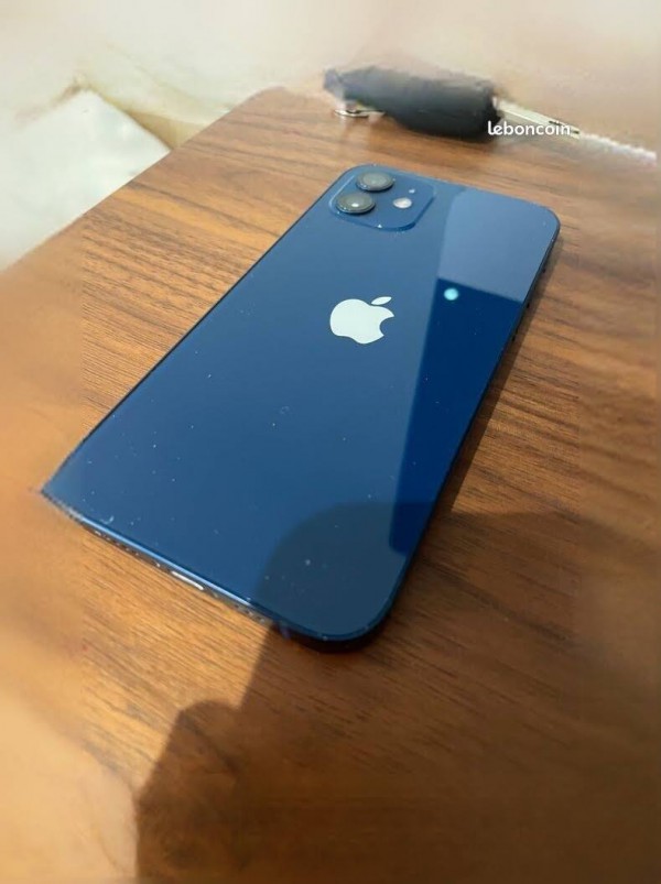 Perdu iPhone 12 bleu