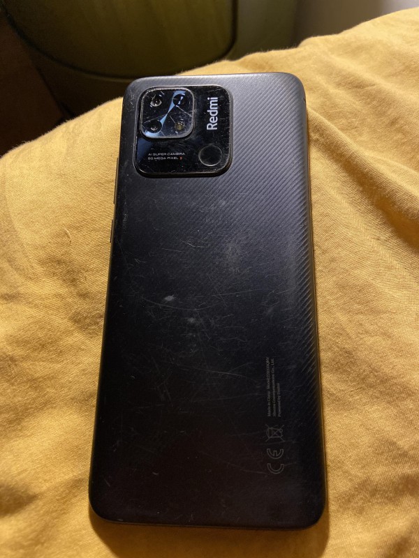 Redmi téléphone dans un velib