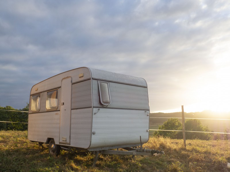 CARAVANE BLANCHE DIGUE volée