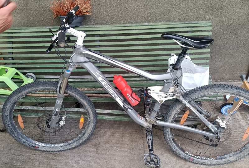 Vtt trek tous suspendu volé a Autun et mis en vente au Creusot.