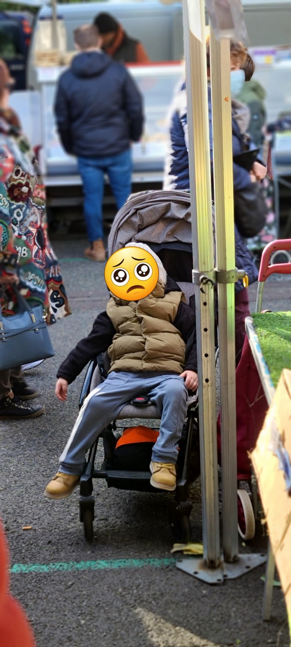 Poussette et manteau