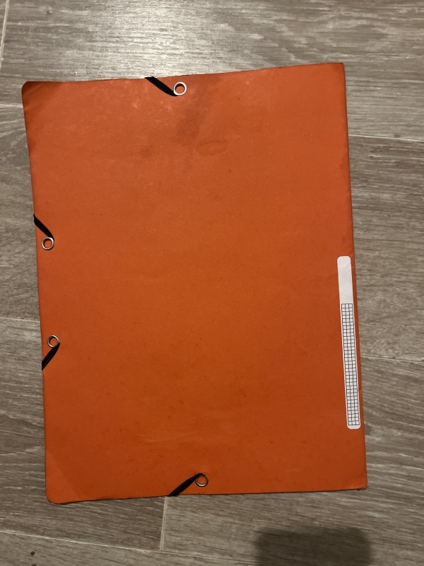 Perdu un porte-documents à Melun, vers gare thiers à 17h
