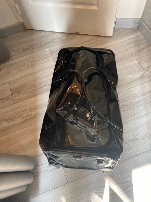 Valise laquée noire