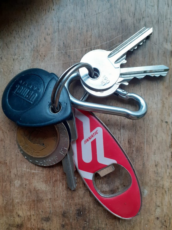 Trousseau de clefs trouvé à l'arrêt de bus INRIA (Talence)