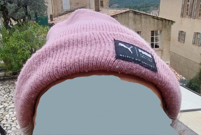 Perdu Bonnet rose Puma le 31 mars 2024 à Moustiers Ste Marie